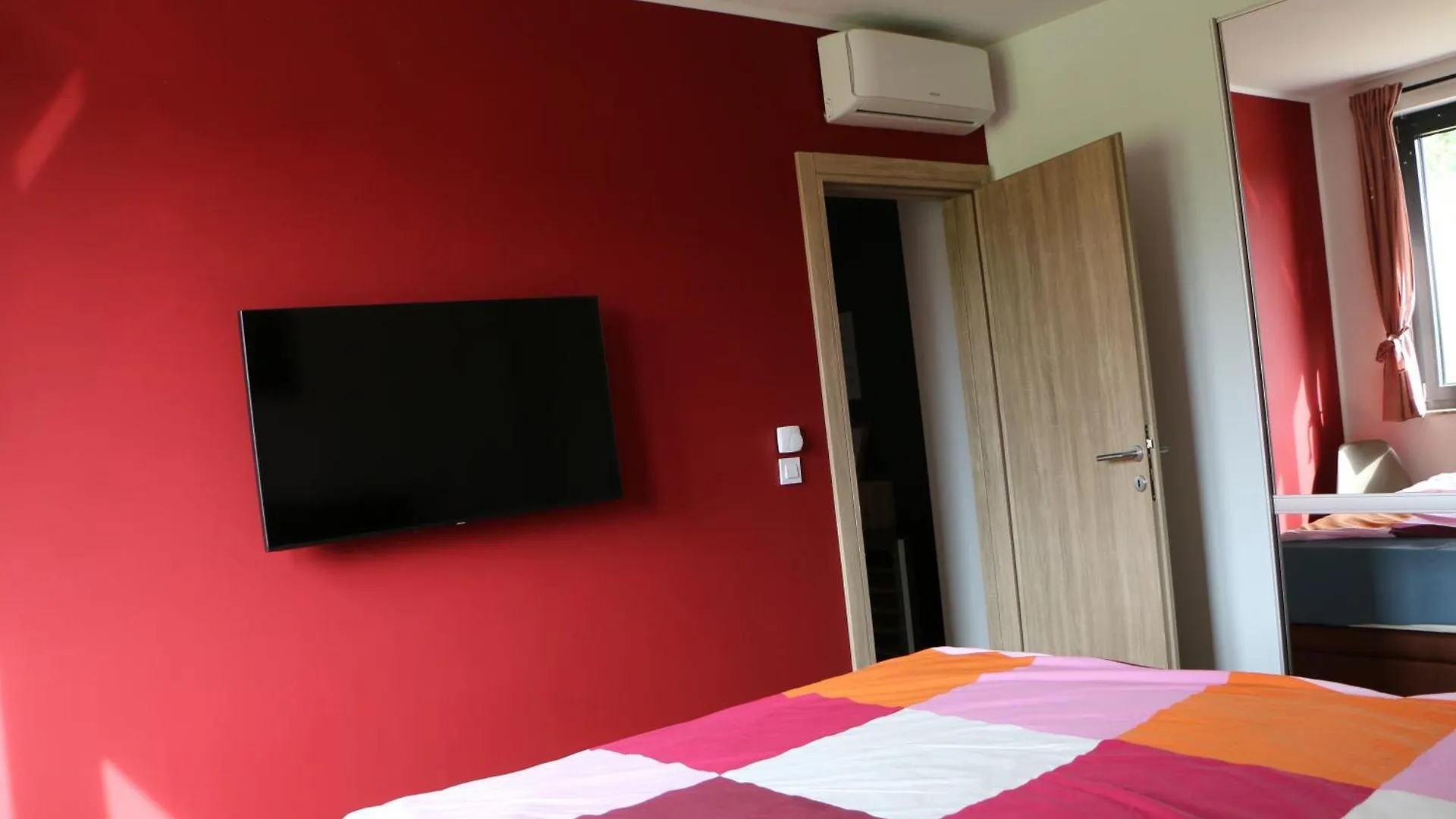Lavender Villa Sumber