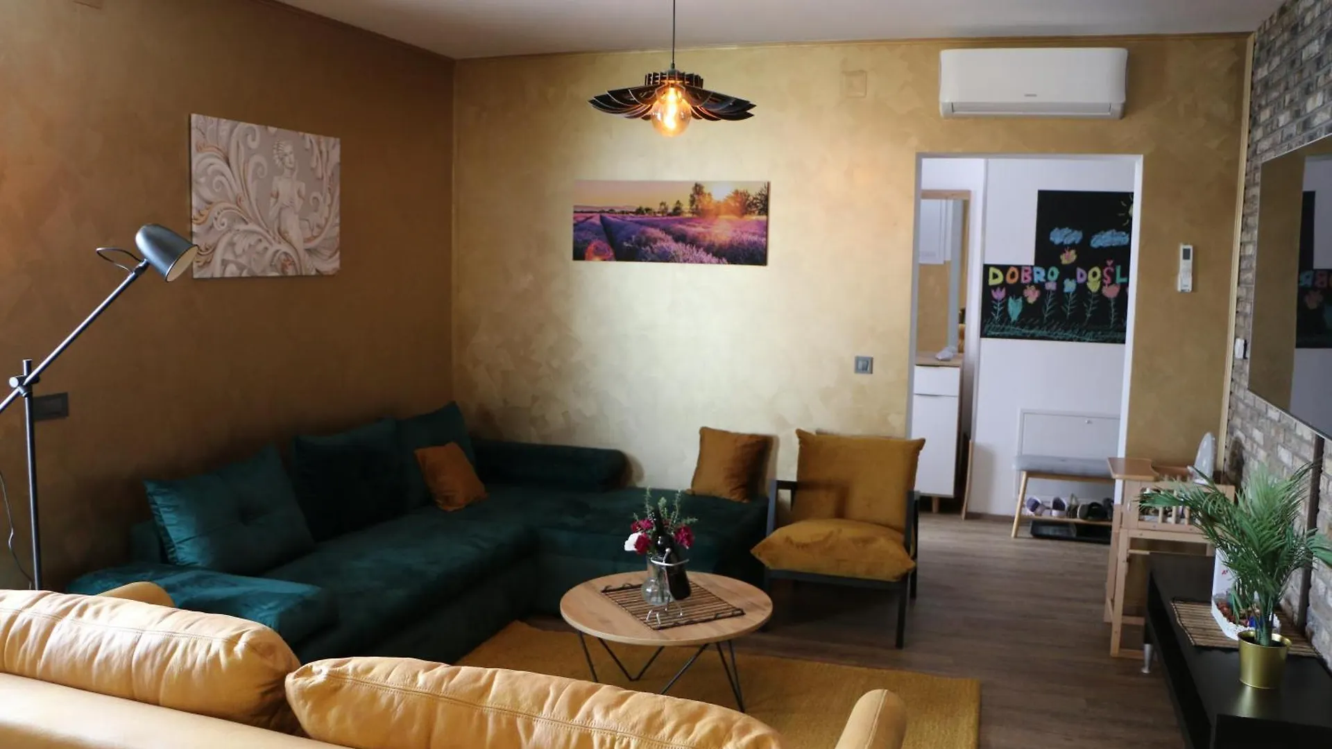 Lavender Villa Sumber