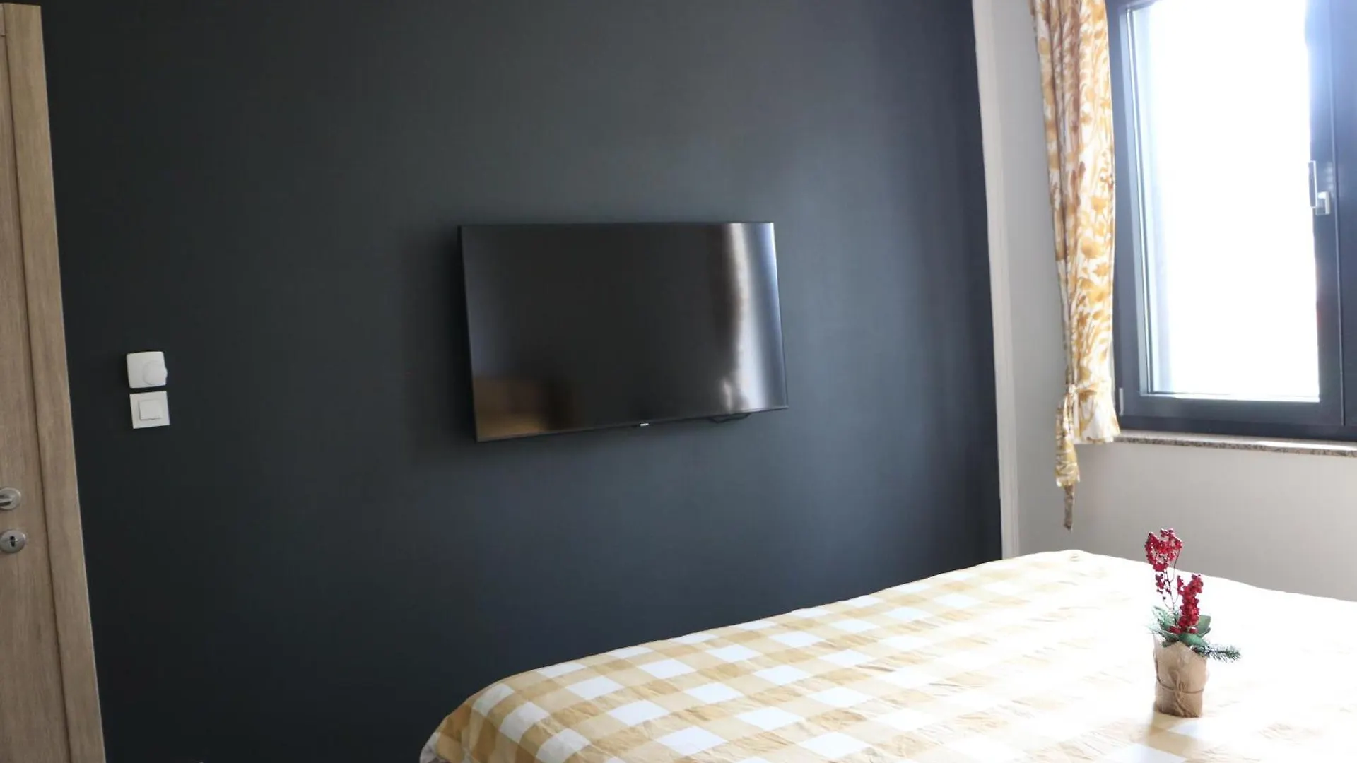Lavender Villa Sumber