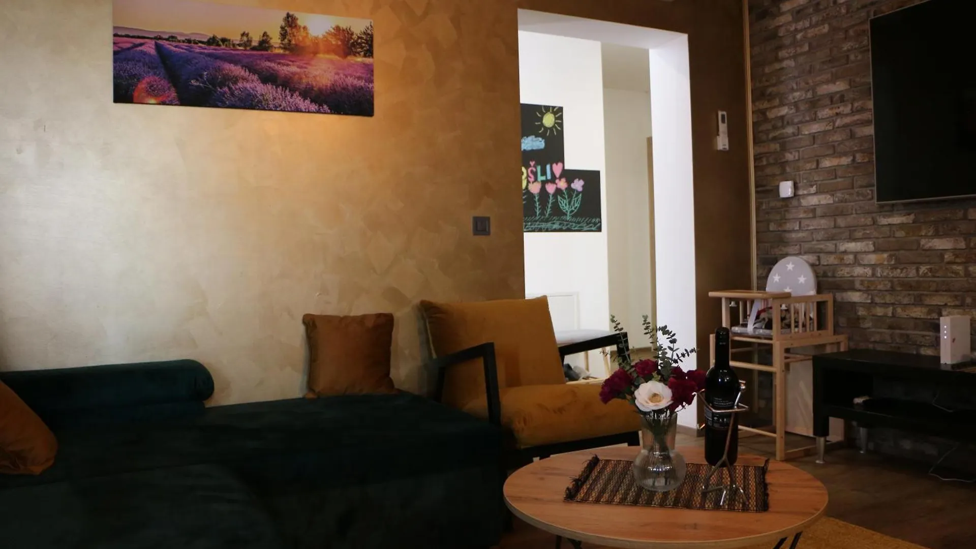 Lavender Villa Sumber
