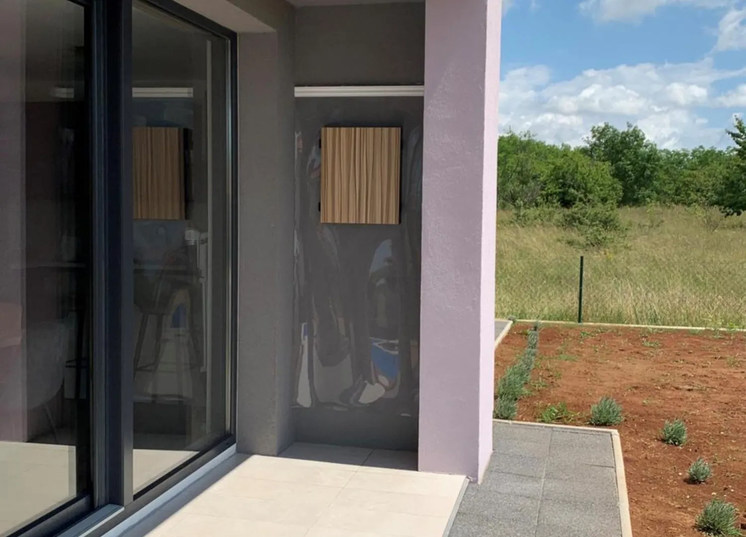 Lavender Villa Sumber